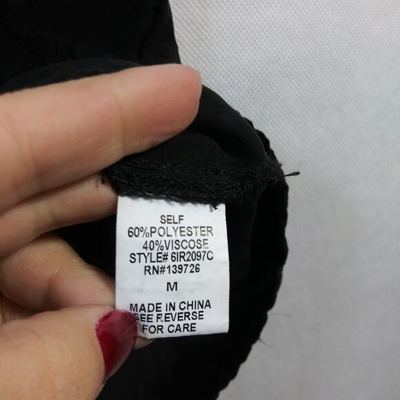 Honey Punch Black Romper Shortalls Pockets Size M - Picture 8 of 10